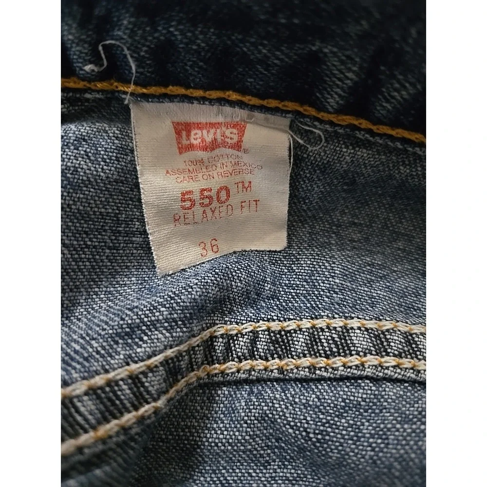 Levi's 550‎ Men's Blue Denim Shorts Distressed Relaxed Fit Size 36